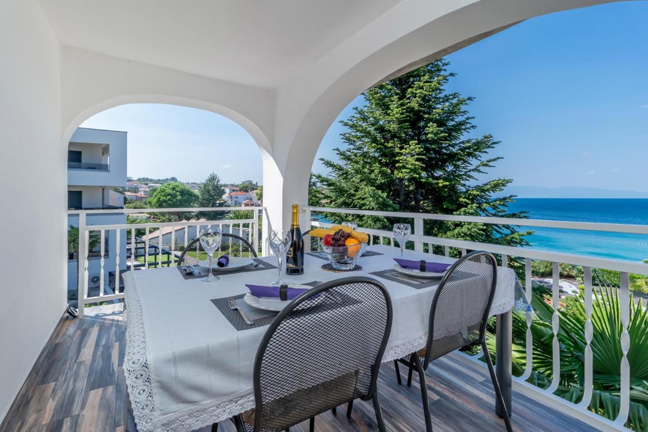 Maestral Apartments Malinska Bagian luar foto