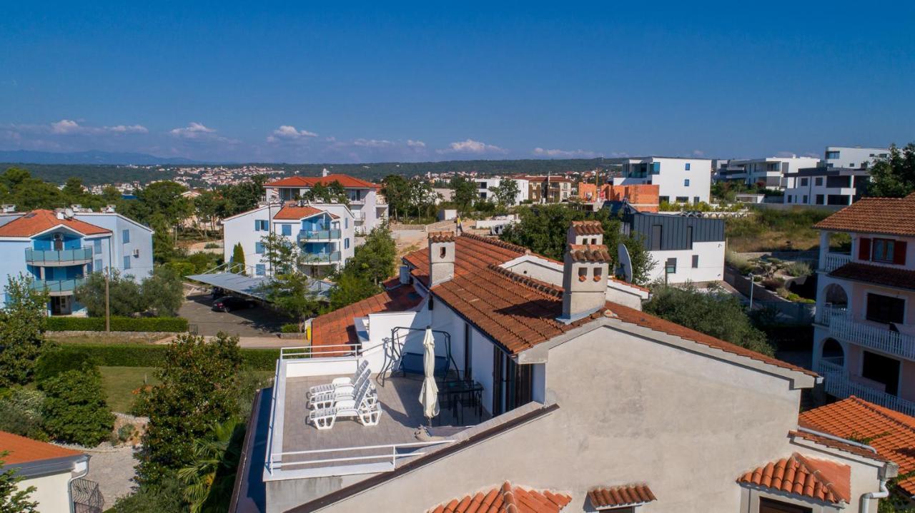 Maestral Apartments Malinska Bagian luar foto