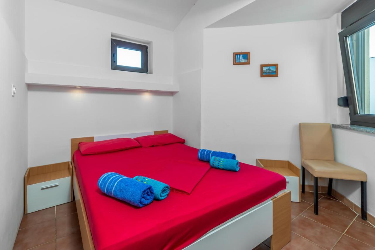 Maestral Apartments Malinska Bagian luar foto