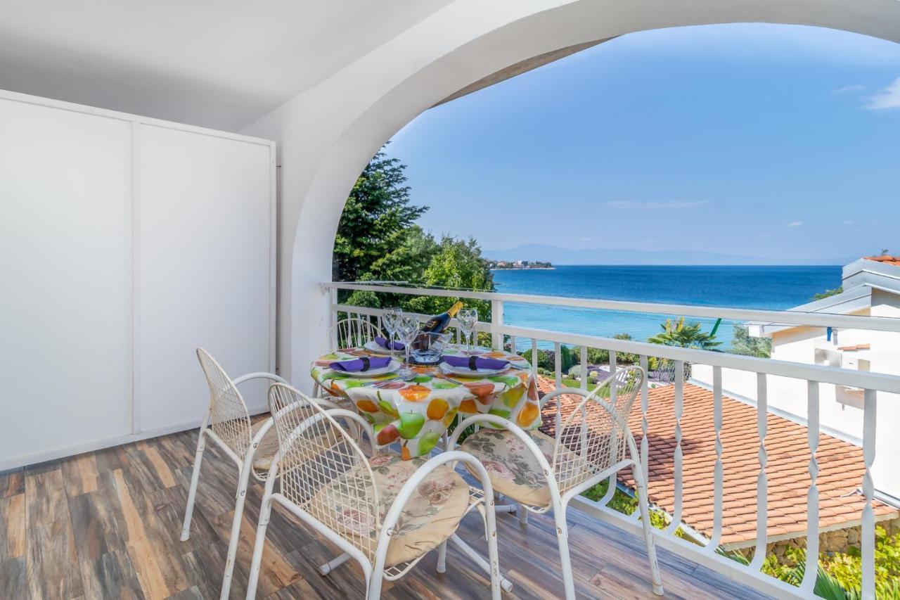 Maestral Apartments Malinska Bagian luar foto