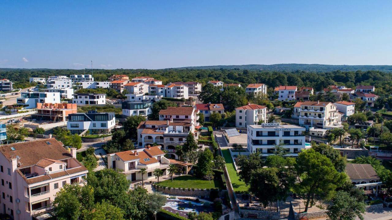 Maestral Apartments Malinska Bagian luar foto