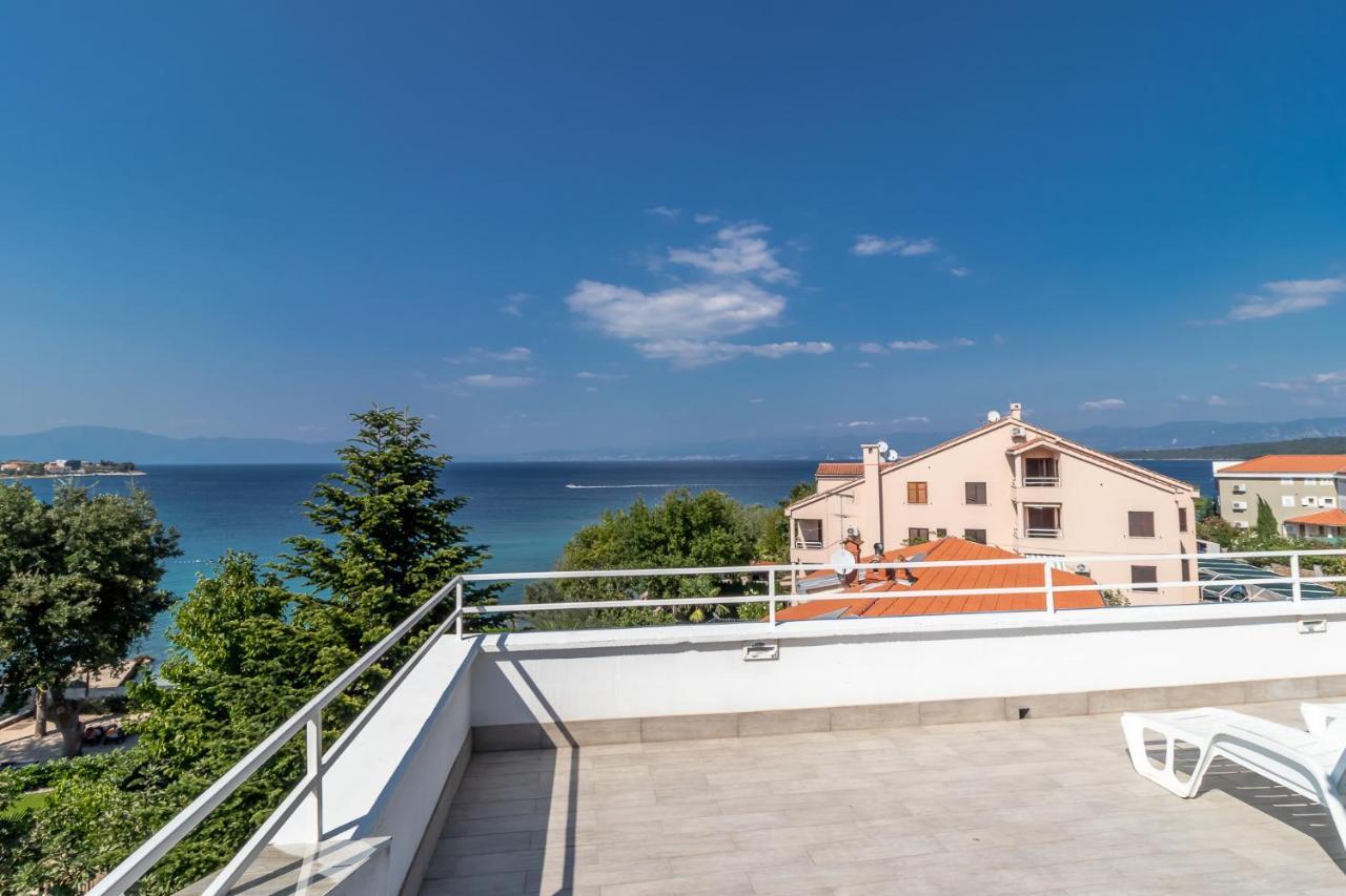Maestral Apartments Malinska Bagian luar foto