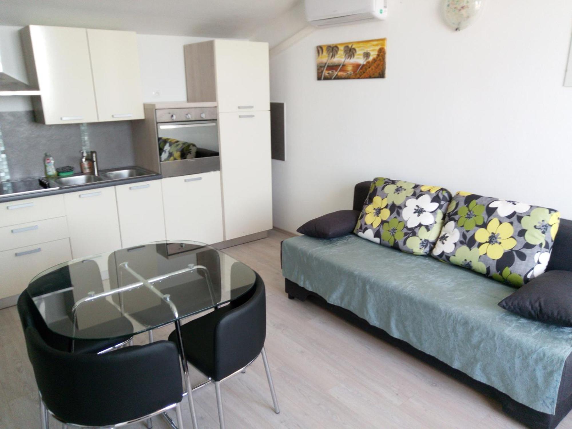 Maestral Apartments Malinska Bagian luar foto