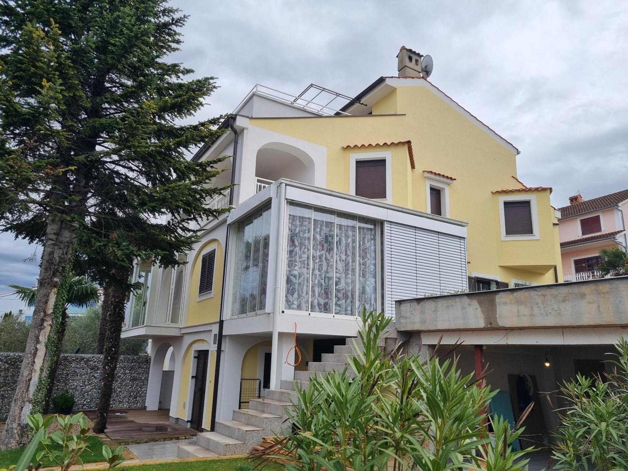 Maestral Apartments Malinska Bagian luar foto